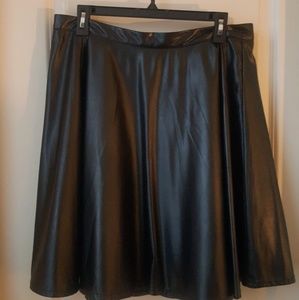 Ladys faux leather skirt